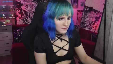 Snapshot of elika_kay chatting on 10.12.25 MORE ME online show from 10.12.25