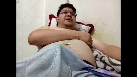 Snapshot of elimposstor chatting on 11.17.25 elimposstor online show from 11.17.25