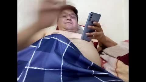 Snapshot of elimposstor chatting on 11.25.25 elimposstor online show from 11.25.25