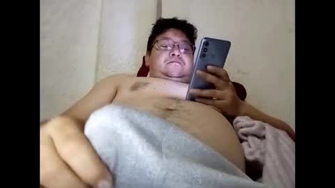 Snapshot of elimposstor chatting on 11.29.25 elimposstor online show from 11.29.25