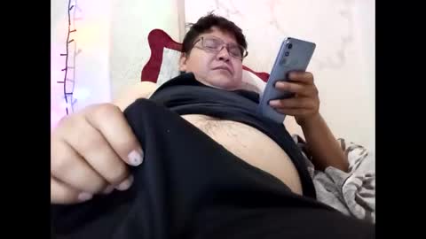 Snapshot of elimposstor chatting on 12.18.25 elimposstor online show from 12.18.25