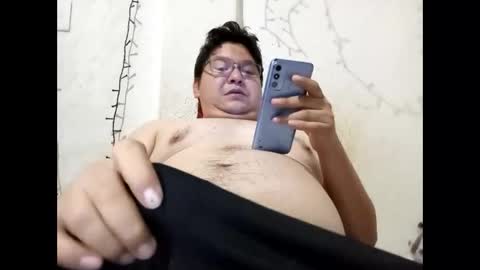 Snapshot of elimposstor chatting on 12.19.25 elimposstor online show from 12.19.25