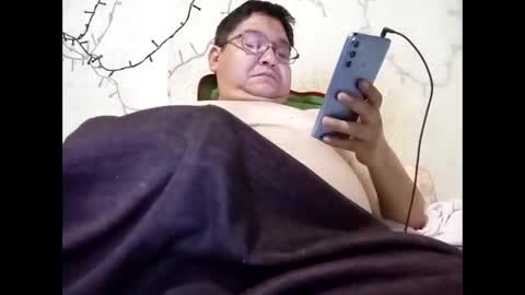 Snapshot of elimposstor chatting on 04.14.26 elimposstor online show from 04.14.26