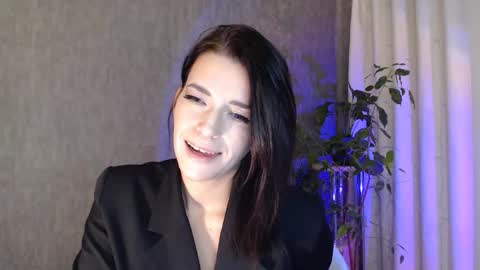 Elina online show from 11.23.25