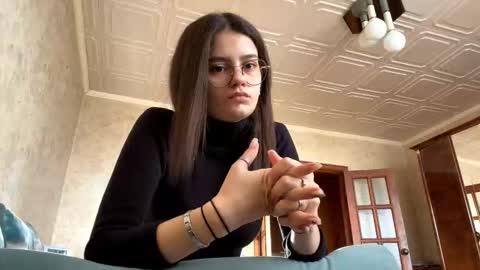 Lola online show from 11.22.25