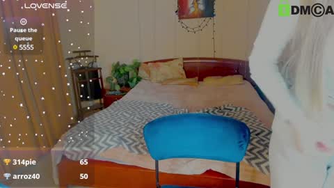 Snapshot of elinor_faith chatting on 01.11.25 elinor_faith online show from 01.11.25