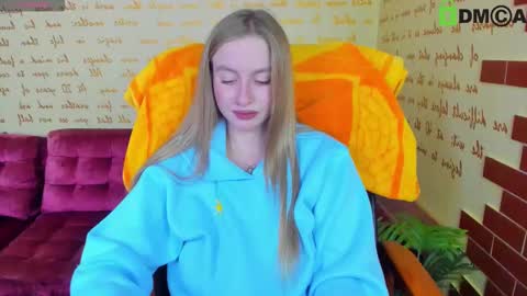 Snapshot of elinor_faith chatting on 10.17.25 elinor_faith online show from 10.17.25