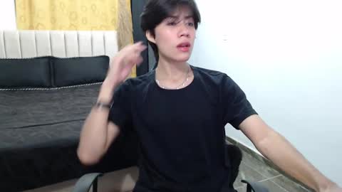 Snapshot of elio_collem chatting on 01.21.25 ELIO online show from 01.21.25