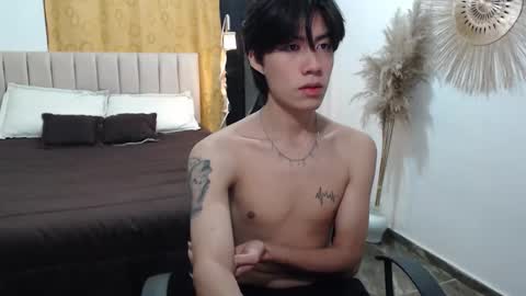 Snapshot of elio_collem chatting on 11.02.25 ELIO online show from 11.02.25