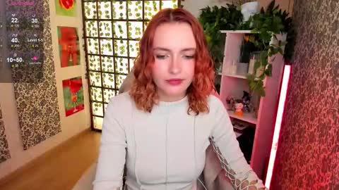 Snapshot of elis_cherry chatting on 09.21.25 Elis online show from 09.21.25