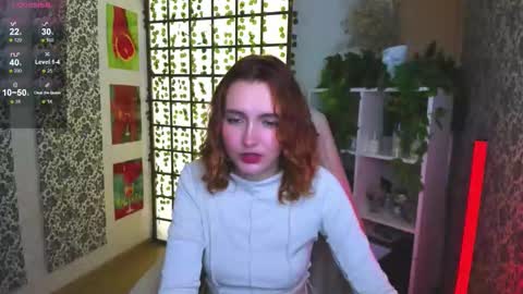 Snapshot of elis_cherry chatting on 10.03.25 Elis online show from 10.03.25