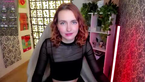 Snapshot of elis_cherry chatting on 10.10.25 Elis online show from 10.10.25