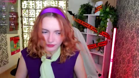 Snapshot of elis_cherry chatting on 11.01.25 Elis online show from 11.01.25