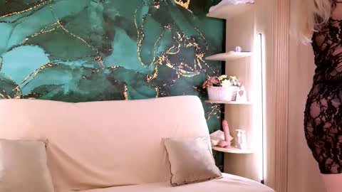 Elizabeth online show from 09.14.25