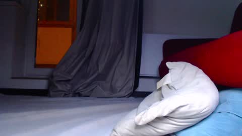 Snapshot of elisa_bright chatting on 12.17.24 Tati online show from 12.17.24