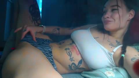 Snapshot of elisa_bright chatting on 02.14.25 Tati online show from 02.14.25