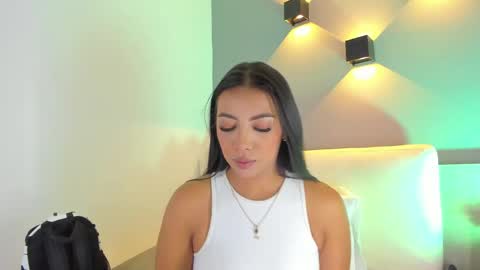 Snapshot of elisa_castrillon chatting on 06.03.26 Elisa online show from 06.03.26