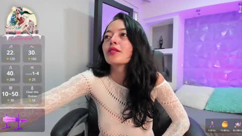 Snapshot of elisa_collins chatting on 12.30.24 ELISSA online show from 12.30.24