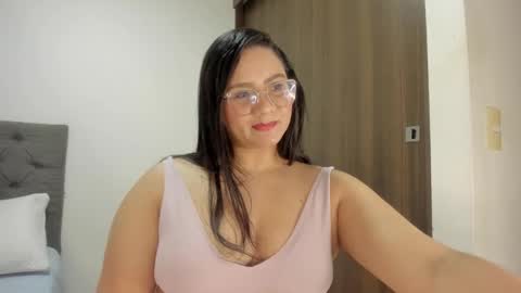 Snapshot of elisa_connors18 chatting on 01.18.26 online show from 01.18.26