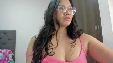 Snapshot of elisa_connors18 chatting on 03.01.26 online show from 03.01.26