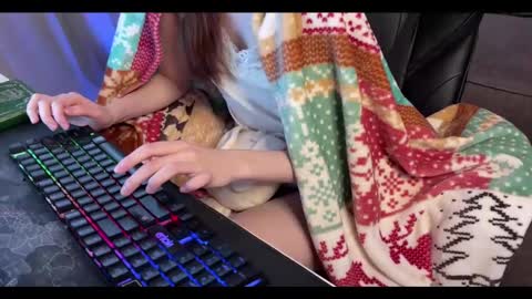 Snapshot of elisa_north chatting on 01.26.25 Elisa North online show from 01.26.25