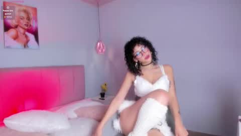 elisabethflores online show from 09.13.25