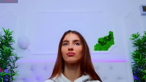 Snapshot of elisacharm chatting on 10.22.25 ElisaCharm online show from 10.22.25