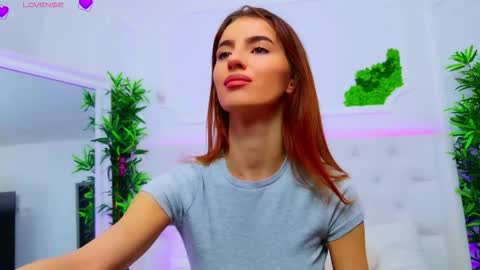 Snapshot of elisacharm chatting on 11.12.25 ElisaCharm online show from 11.12.25