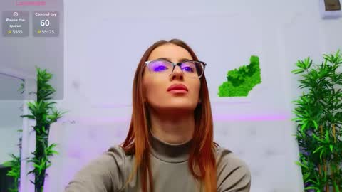 Snapshot of elisacharm chatting on 11.18.25 ElisaCharm online show from 11.18.25