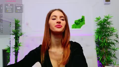 Snapshot of elisacharm chatting on 11.20.25 ElisaCharm online show from 11.20.25