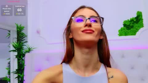 Snapshot of elisacharm chatting on 12.02.25 ElisaCharm online show from 12.02.25