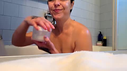 elisehipele online show from 09.27.25