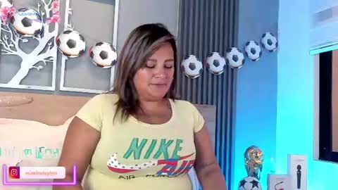 Elise Play Boobs online show from 06.19.26