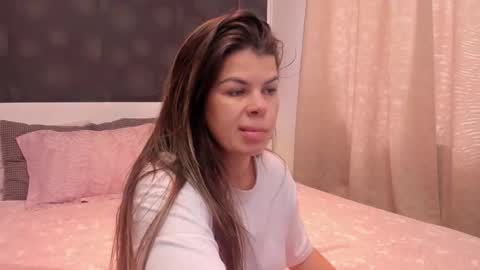 Snapshot of elisetyler89 chatting on 11.04.25 Elly online show from 11.04.25