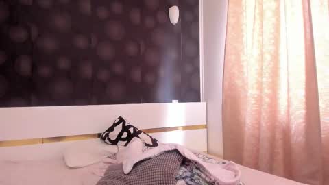 Snapshot of elisetyler89 chatting on 11.21.25 Elly online show from 11.21.25