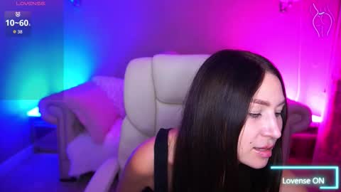 Snapshot of elisevelour chatting on 10.24.25 elisevelour online show from 10.24.25