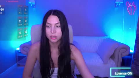 Snapshot of elisevelour chatting on 11.20.25 elisevelour online show from 11.20.25