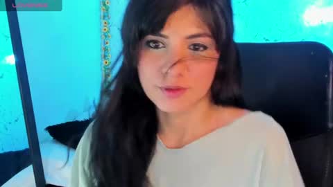 Snapshot of elissa_iris chatting on 06.16.26 E L I S S A online show from 06.16.26