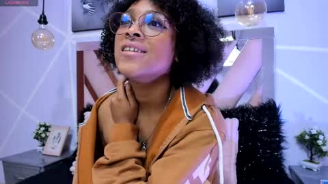 Snapshot of elit_noa chatting on 03.05.25 elit noa online show from 03.05.25