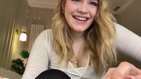 Snapshot of elixiirr chatting on 02.13.26 Stephanie online show from 02.13.26