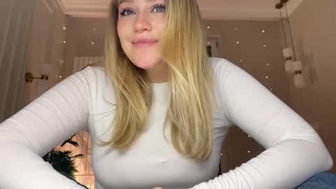 Snapshot of elixiirr chatting on 03.10.26 Stephanie online show from 03.10.26