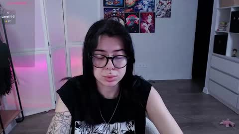 Snapshot of eliza_benet_ chatting on 01.22.25 Ari online show from 01.22.25