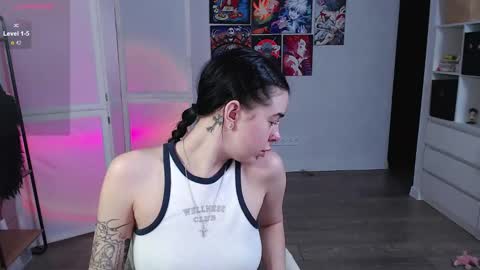 Snapshot of eliza_benet_ chatting on 01.23.25 Ari online show from 01.23.25