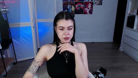 Snapshot of eliza_benet_ chatting on 01.26.25 Ari online show from 01.26.25