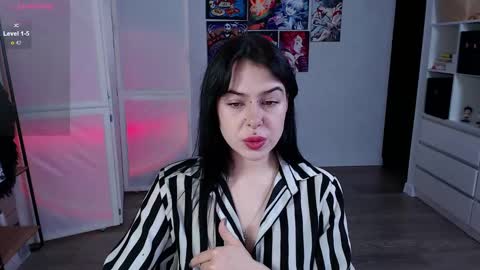 Snapshot of eliza_benet_ chatting on 01.31.25 Ari online show from 01.31.25