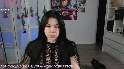 Snapshot of eliza_benet_ chatting on 03.12.25 Ari online show from 03.12.25