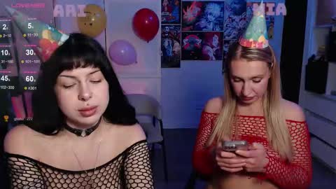 Snapshot of eliza_benet_ chatting on 10.17.25 Ari online show from 10.17.25