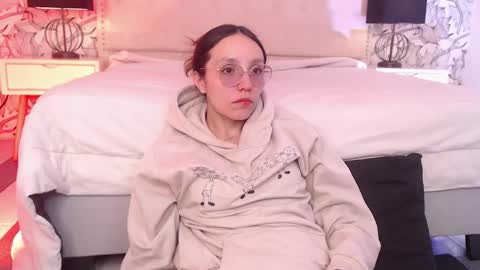 Snapshot of eliza_gh chatting on 09.12.25 Eliza online show from 09.12.25