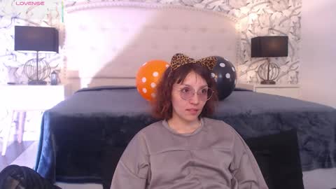 Snapshot of eliza_gh chatting on 10.25.25 Eliza online show from 10.25.25