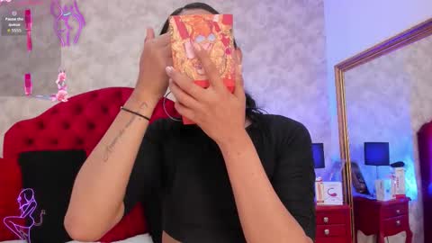 Snapshot of elizabet_taylor_ chatting on 11.10.25 Elizabet Taylor online show from 11.10.25